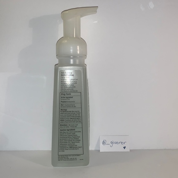 Fresh Balsam Gentle Foaming Anti-Bacterial Hand Soap - Picture 2 of 5